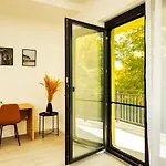 Citadel 2 - Powered By Neo - Free Parking Apartment